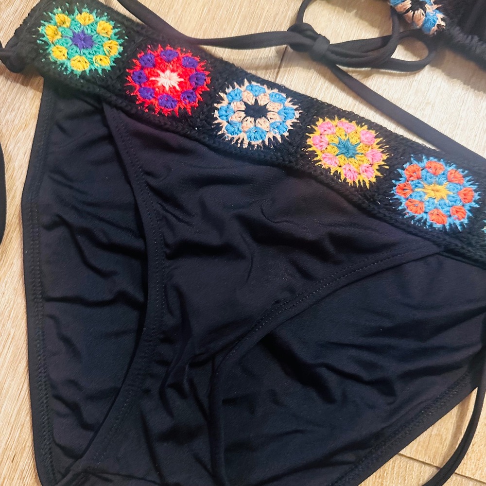 Isabella Rose Womens Crochet Floral Tassel Bikini Set Black Medium 4162064M - Picture 3 of 9
